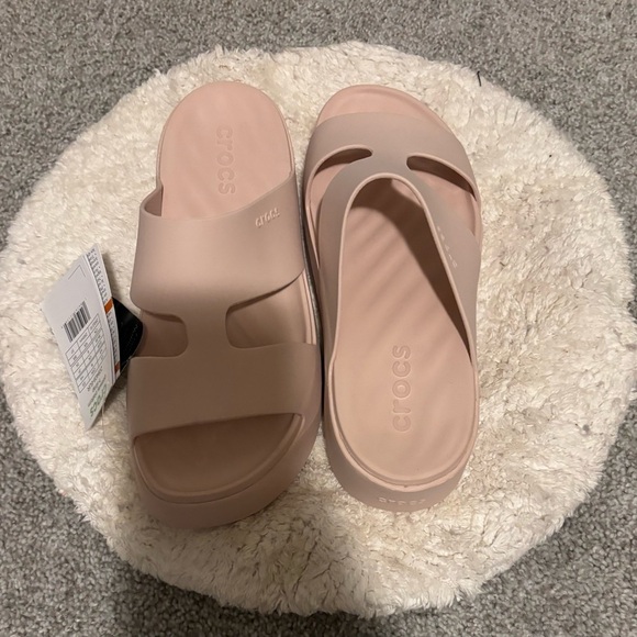 CROCS Women's Sandals - Light cream. - Picture 4 of 5